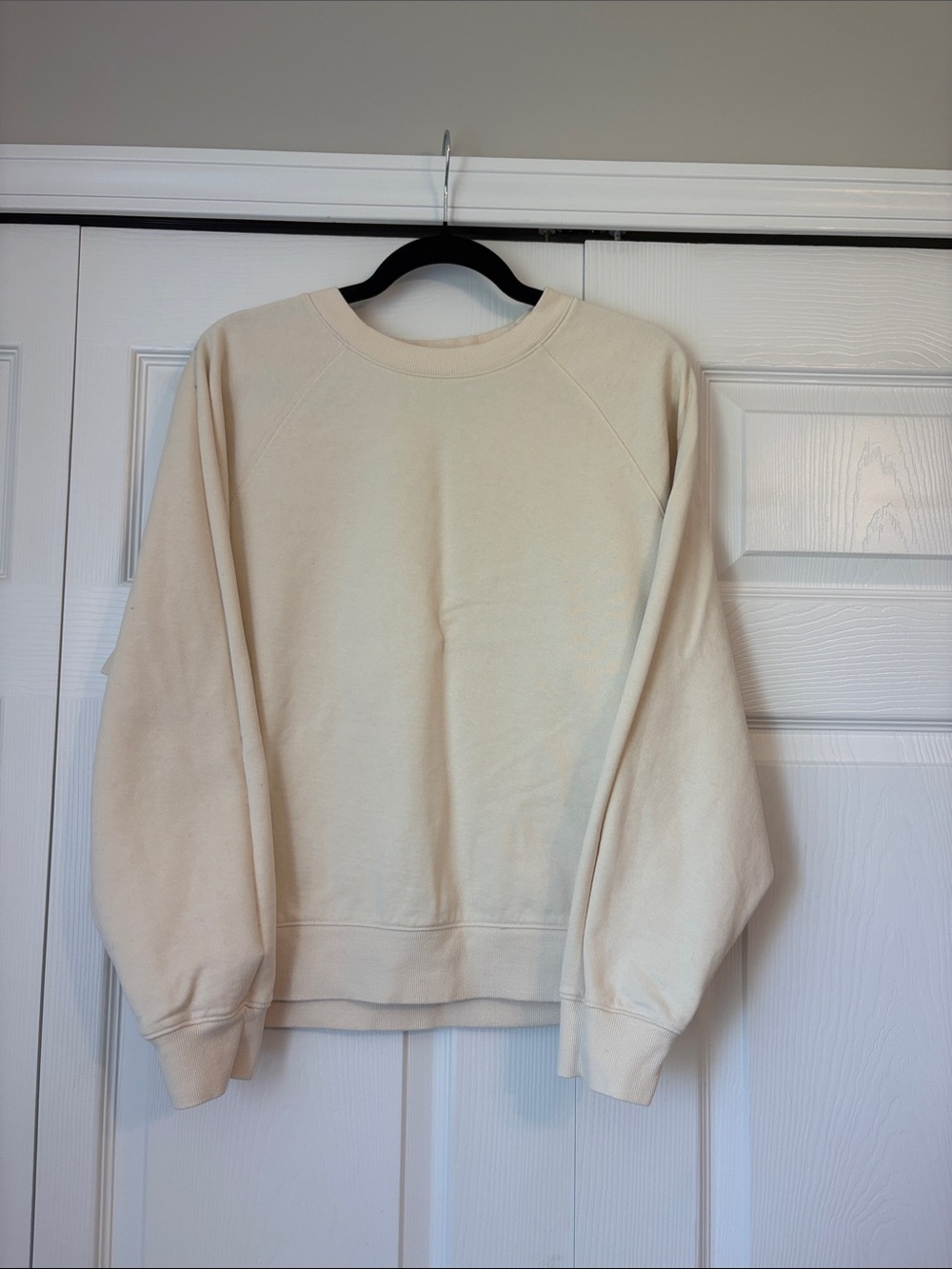 Old Navy Cream Crewneck Sweatshirt